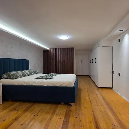 Cozy Modern Apartment, 6 Min Walk To Apartment Sarande